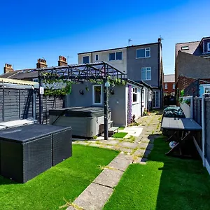Wavecrest - Characterful 3 Bedroom Holiday home Flamborough